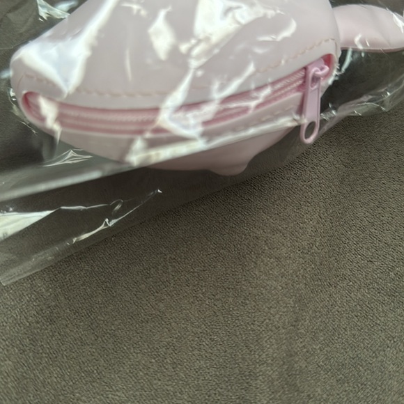 Tokyo Disney Minnie Mouse Ghost hanging coin purse NWT - Picture 3 of 3